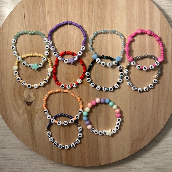 Custom Taylor Swift Friendship‎ bracelets - Picture 3 of 9